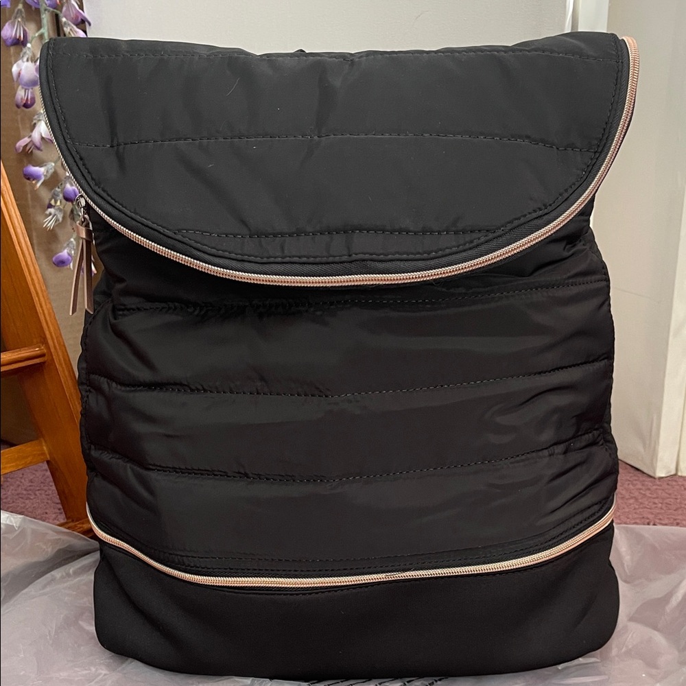 Stella & Dot black nylon quilted Crush It backpack
